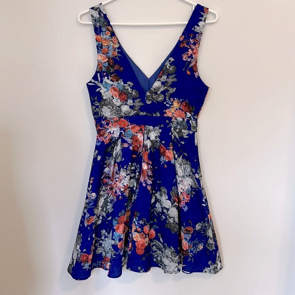 Lush brand blue & floral mini dress, size small - Picture 2 of 4